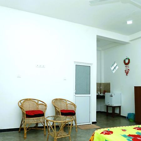 Sandy Palms Guesthouse 히카두와 외부 사진