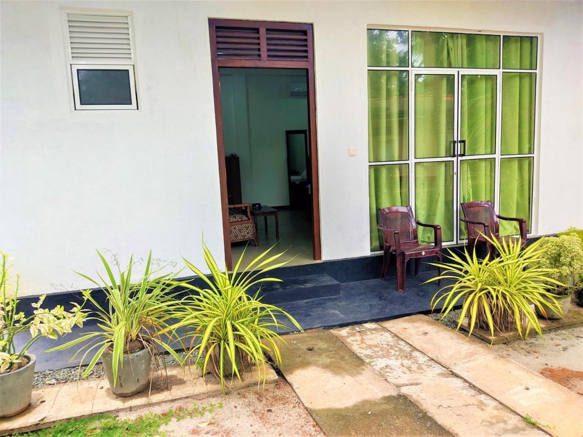 Sandy Palms Guesthouse 히카두와 외부 사진