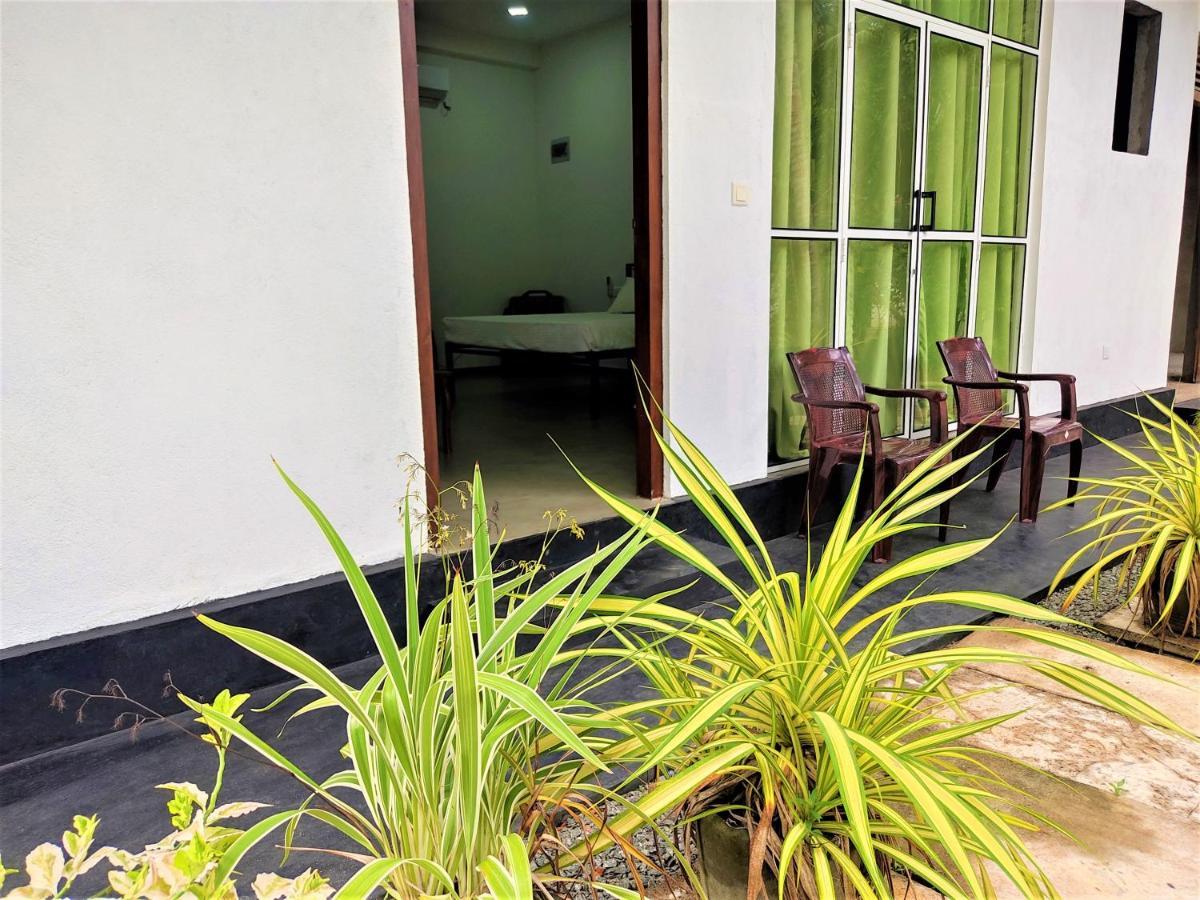 Sandy Palms Guesthouse 히카두와 외부 사진