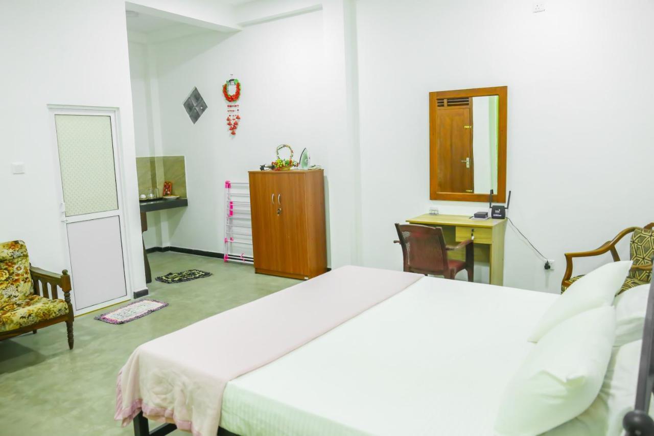 Sandy Palms Guesthouse 히카두와 외부 사진