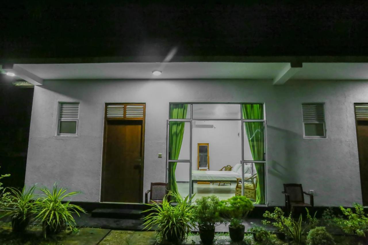 Sandy Palms Guesthouse 히카두와 외부 사진
