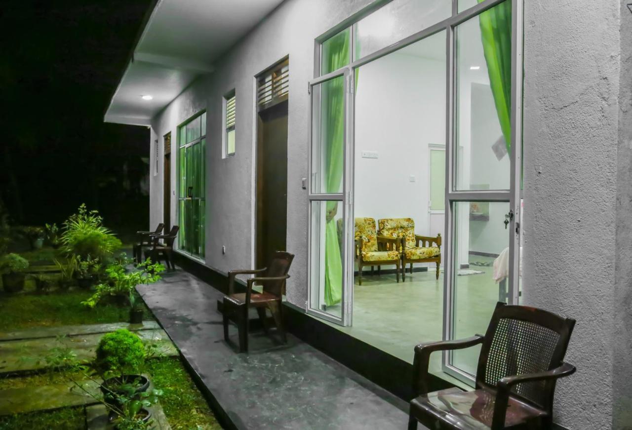 Sandy Palms Guesthouse 히카두와 외부 사진