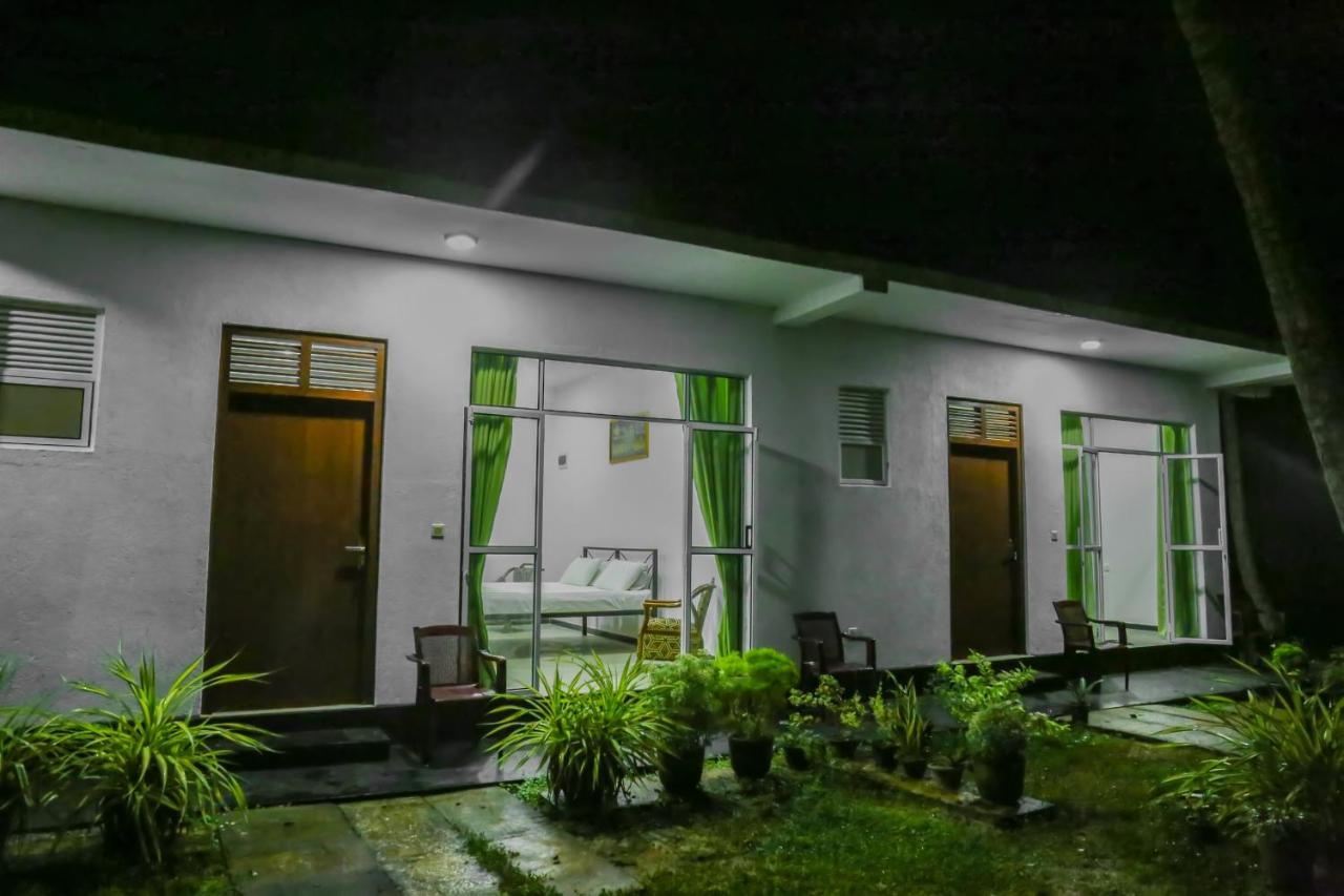 Sandy Palms Guesthouse 히카두와 외부 사진