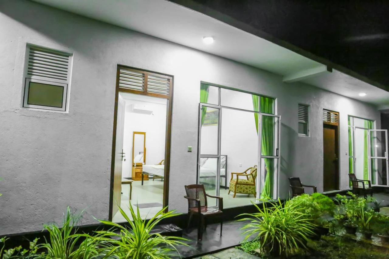 Sandy Palms Guesthouse 히카두와 외부 사진