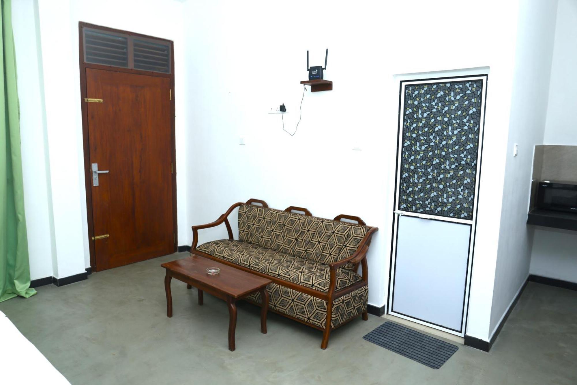 Sandy Palms Guesthouse 히카두와 외부 사진
